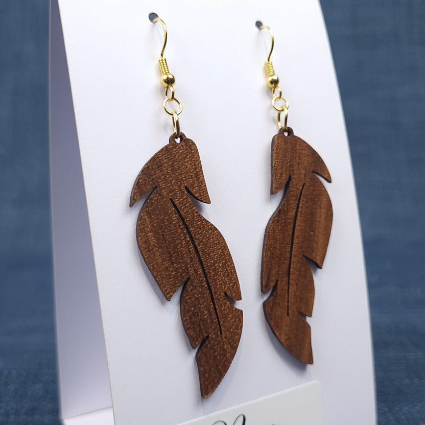 Boucles d’Oreilles Plumes en Noyer