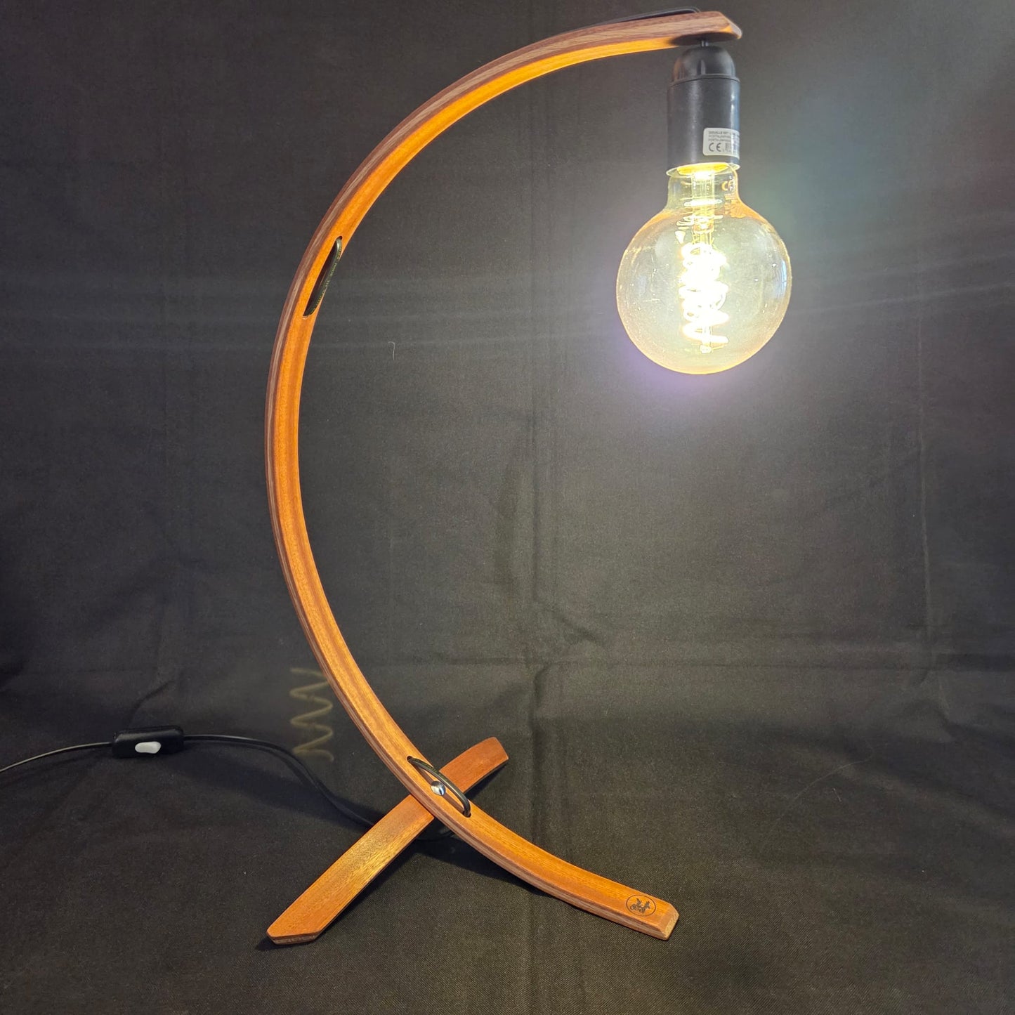 Lampe en C Sipo et Chêne