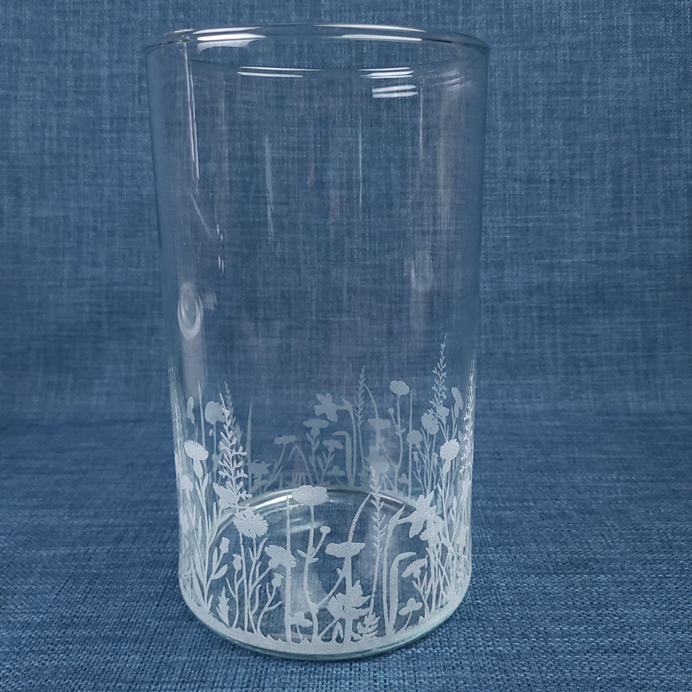 Vases en verre gravés