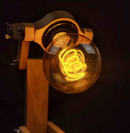 Lampe bonhomme en bois