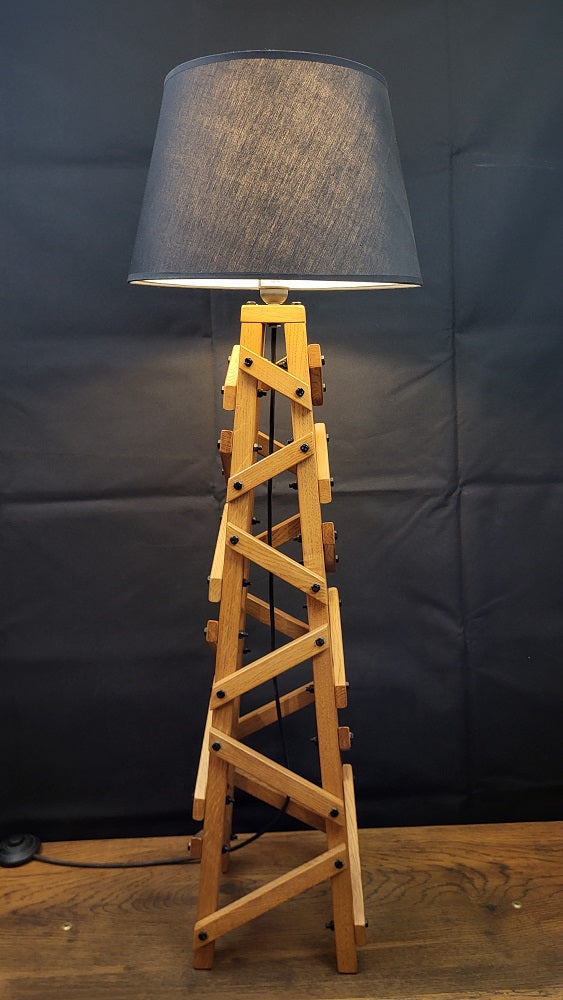 Lampe Eiffel en Chêne