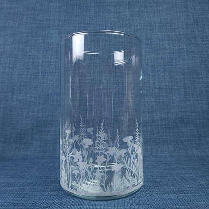 Vase en verre gravé – Motif floral délicat