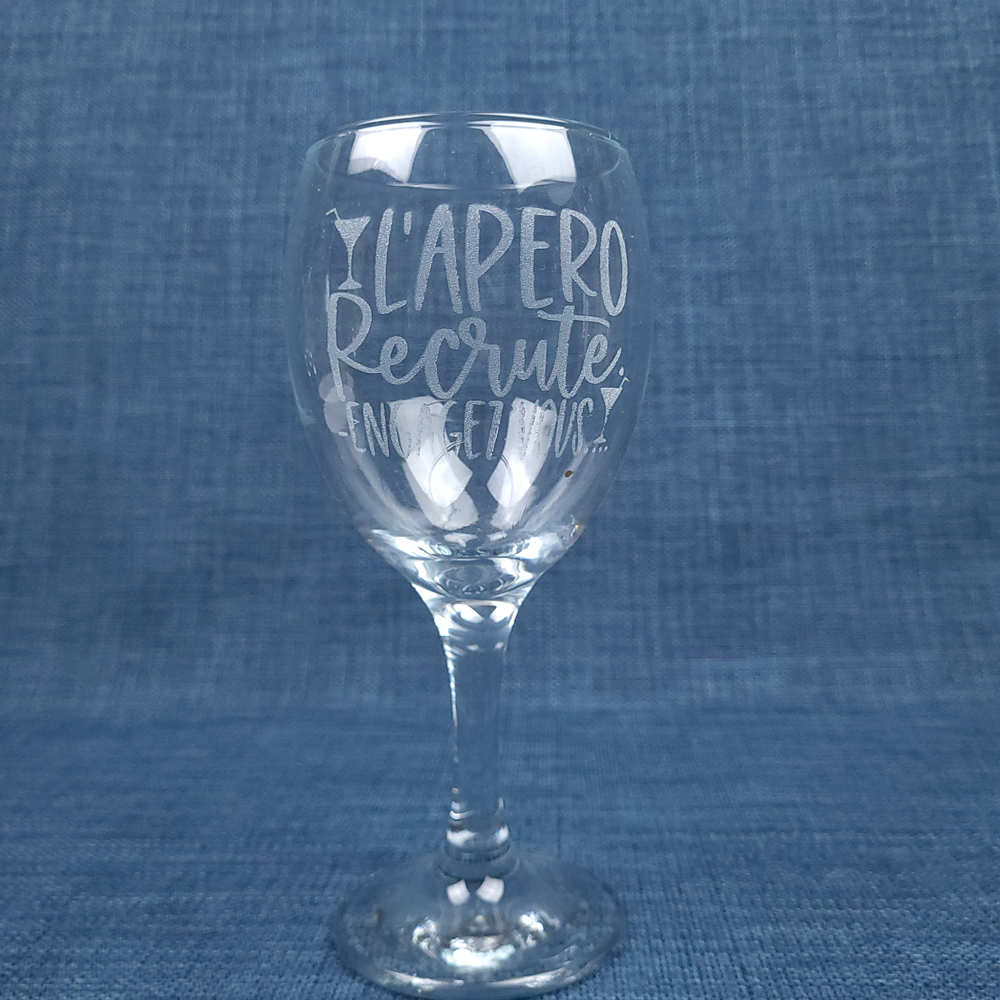 Verre ballon gravé – L’apéro recrute... Engagez-vous !