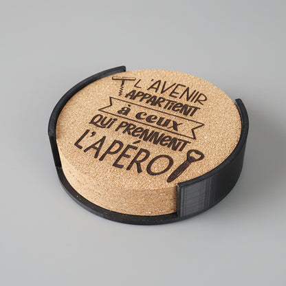 Lot de 6 sous-verres en liège – L’avenir appartient à ceux qui prennent l’apéro