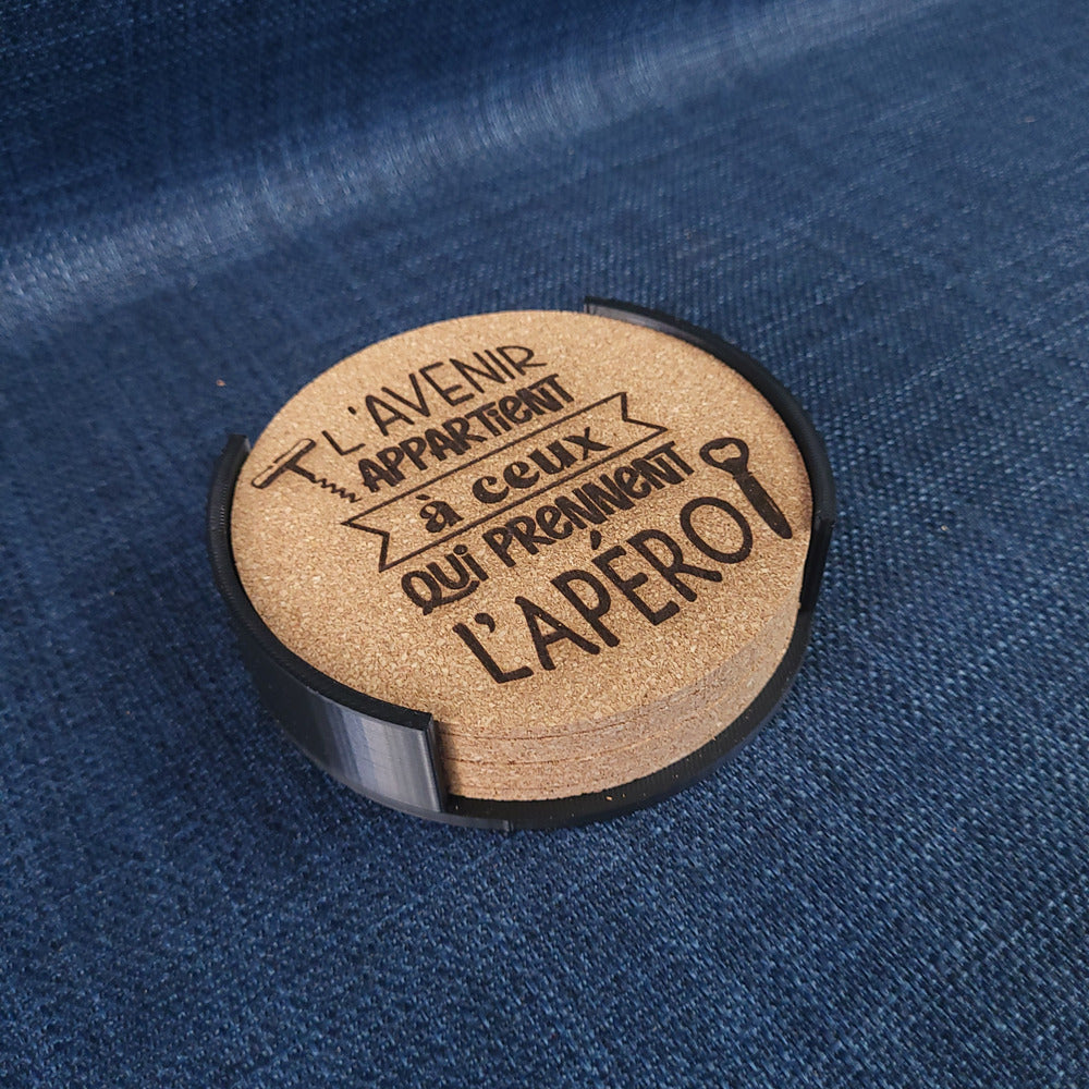 Lot de 6 sous-verres en liège – L’avenir appartient à ceux qui prennent l’apéro