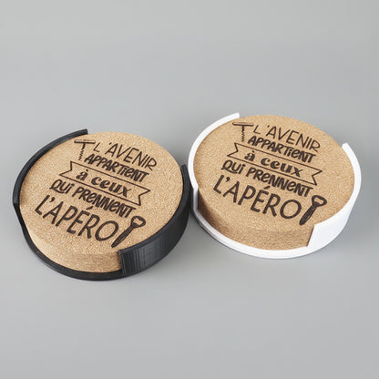 Lot de 6 sous-verres en liège – L’avenir appartient à ceux qui prennent l’apéro