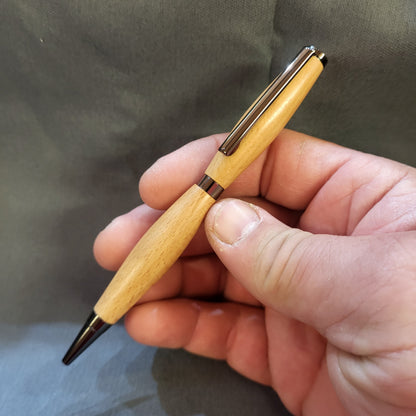 Stylo bille en Hêtre