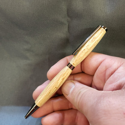 Stylo bille en Hêtre échauffé