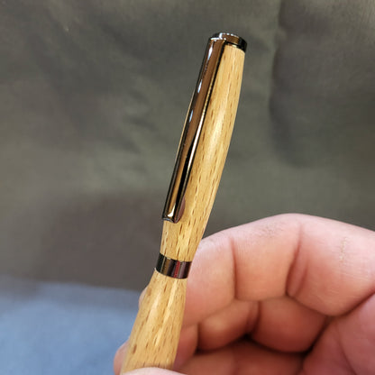 Stylo bille en Hêtre échauffé