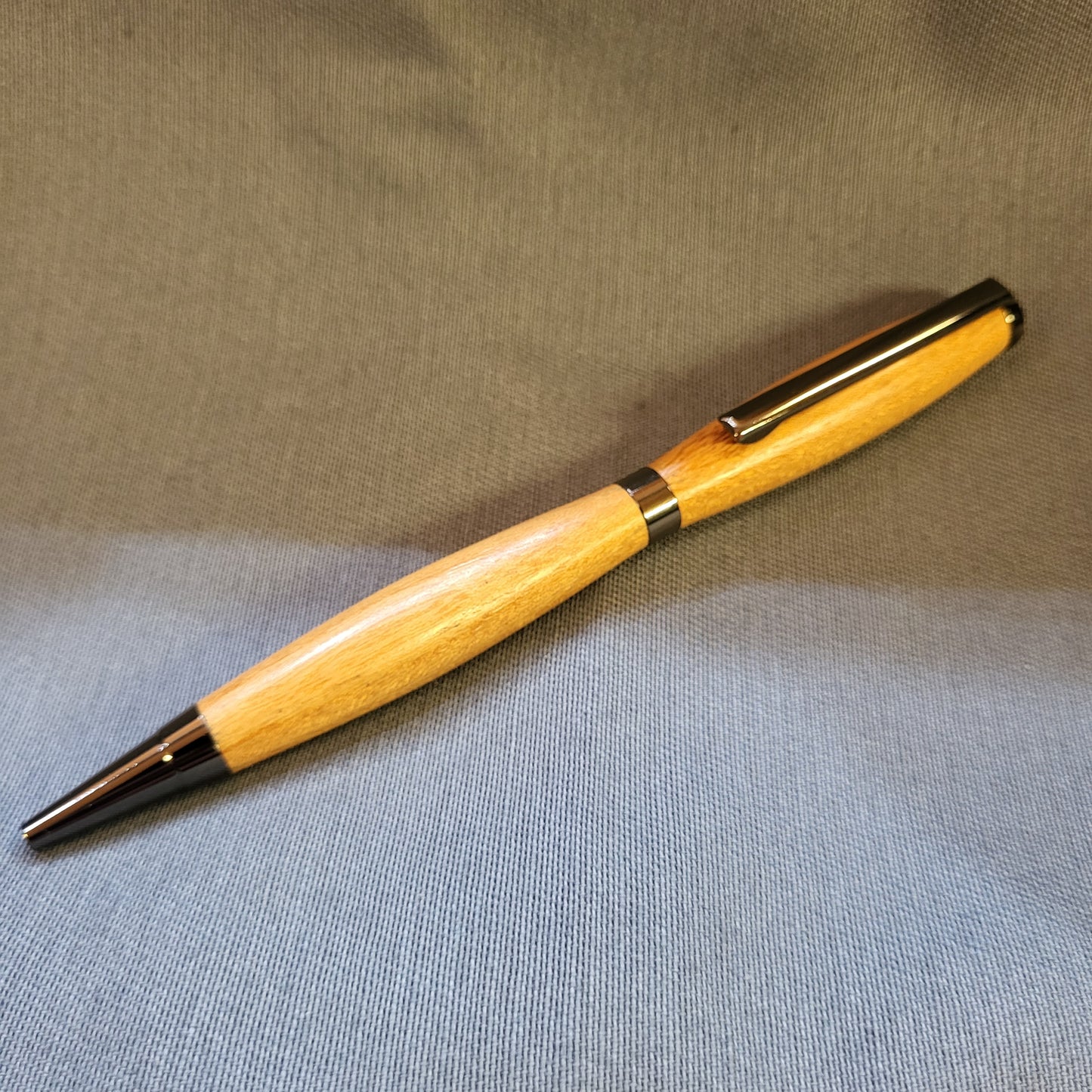 Stylo bille en Robinier