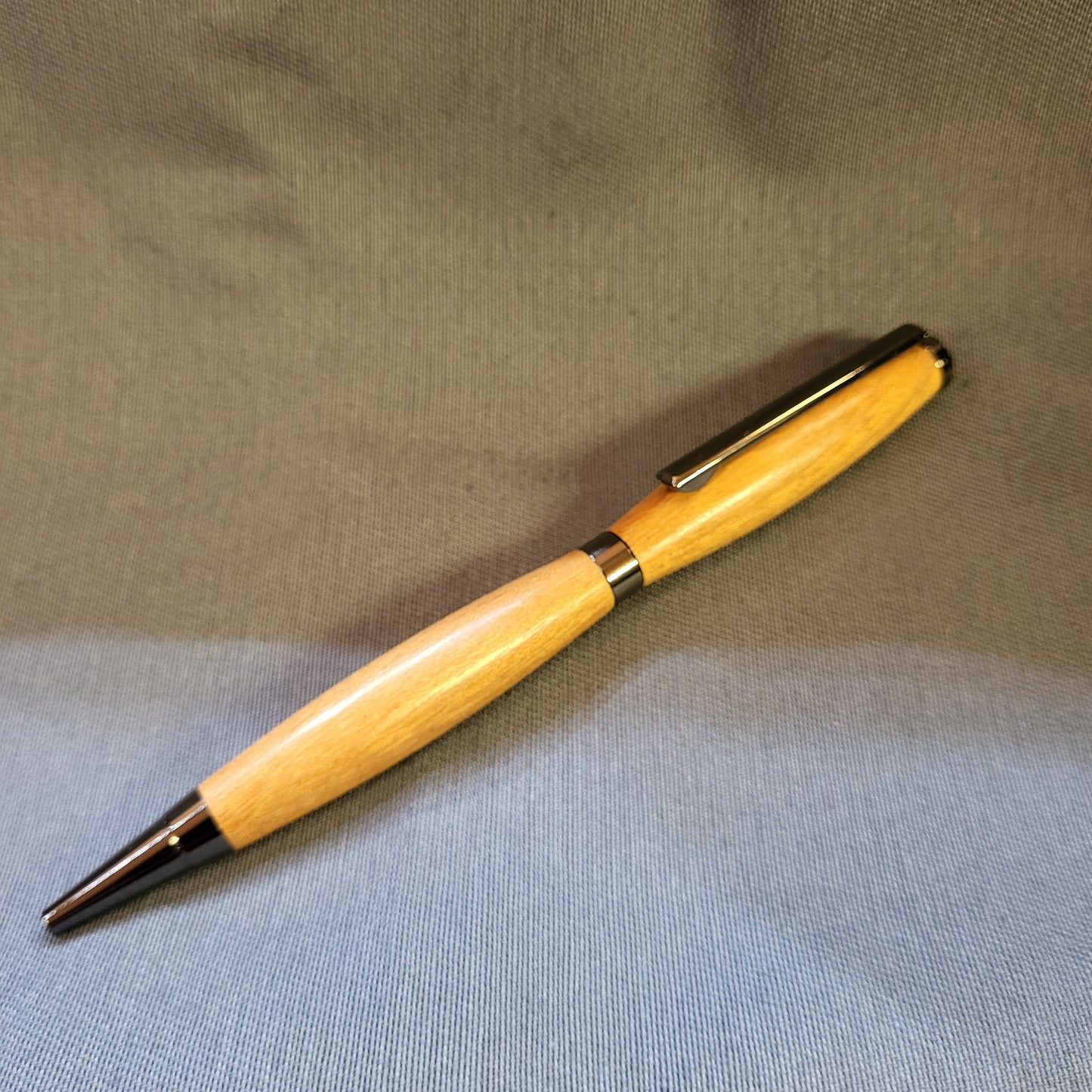 Stylo bille en Robinier