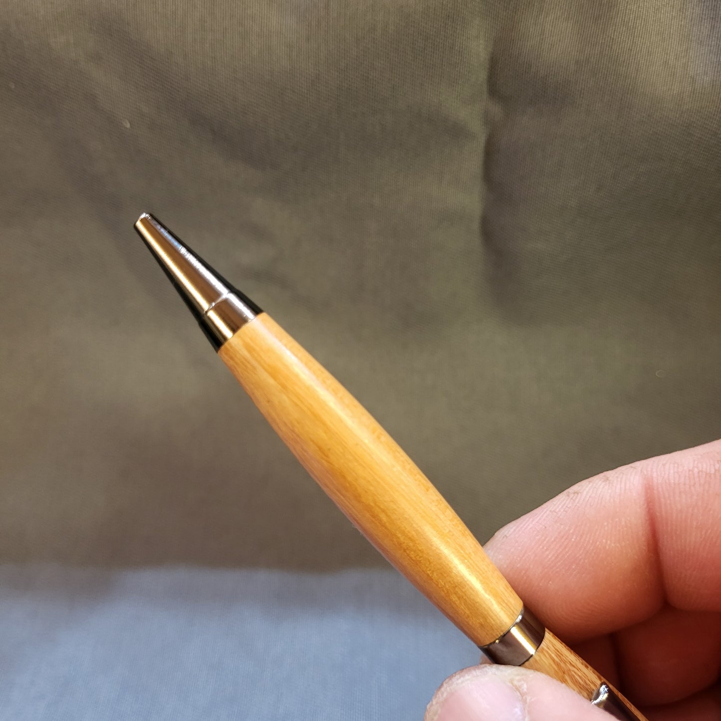 Stylo bille en Robinier