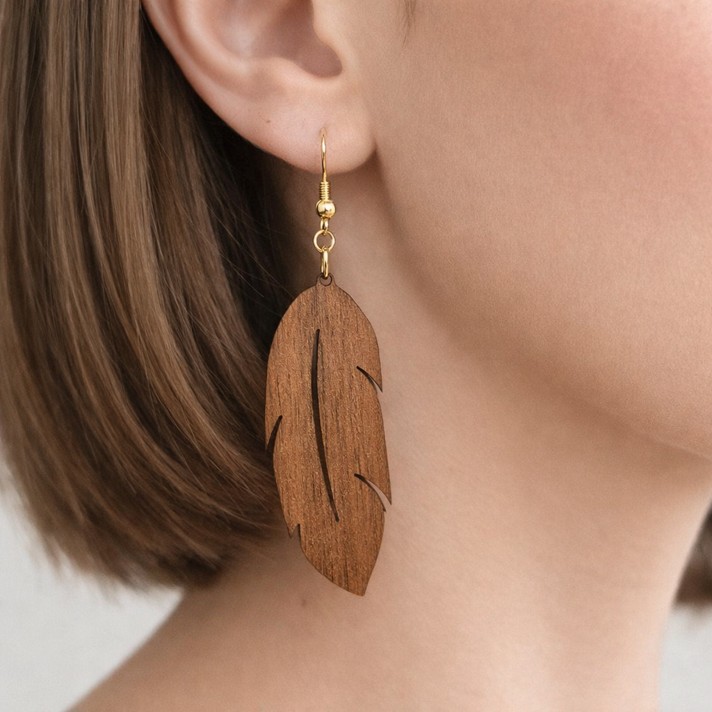 Boucles d’Oreilles Plumes en Noyer