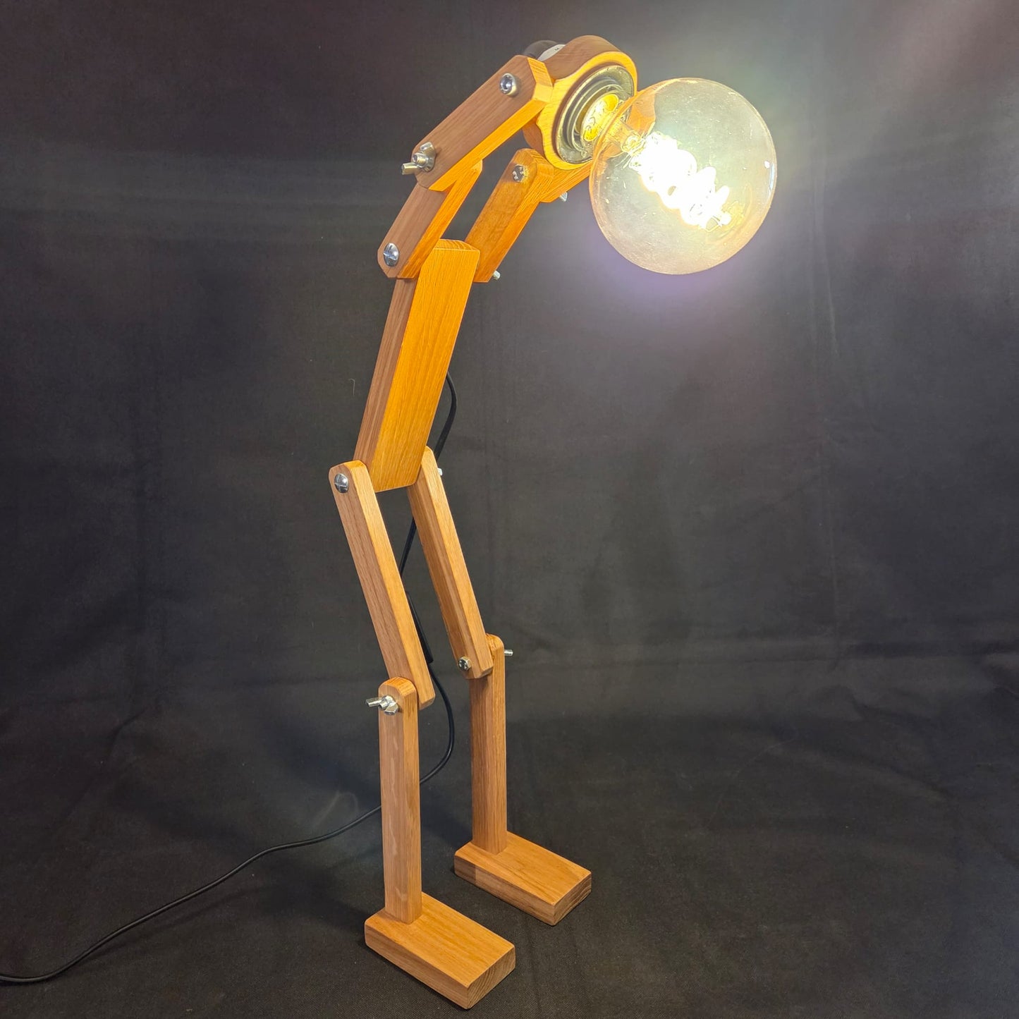 Lampe bonhomme en chêne