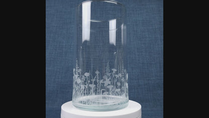 Vase en verre gravé – Motif floral délicat